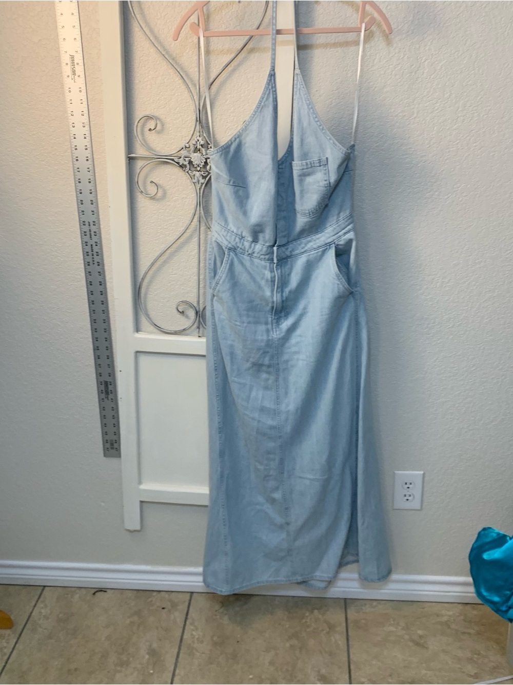 Universal Thread Light Blue Women’s Jeans open back overalls.